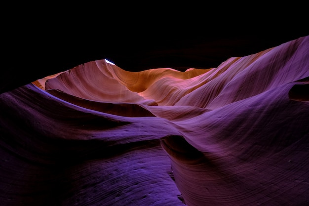 Foto gratuita tiro de ángulo bajo del cañón del antílope, arizona