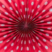 Foto gratuita tiro macro del arte de papel del origami rojo