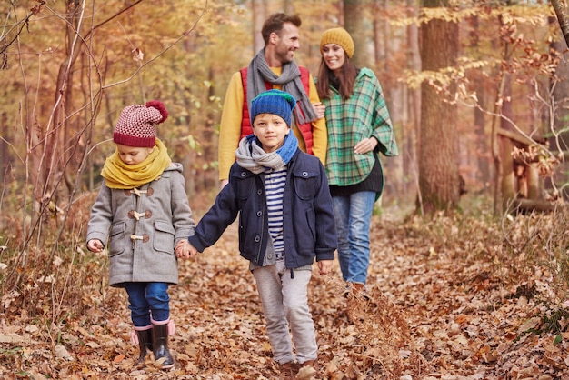 Toda familia debería encontrar poco tiempo para caminar