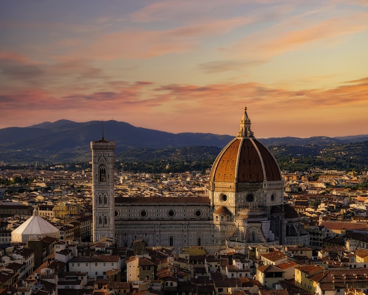 Foto gratuito toma aérea de la ciudad de florencia al atardecer