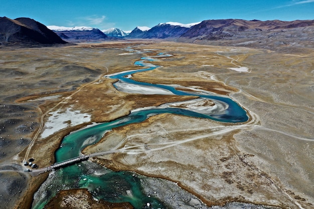 Toma aérea del río Orkhon en Mongolia