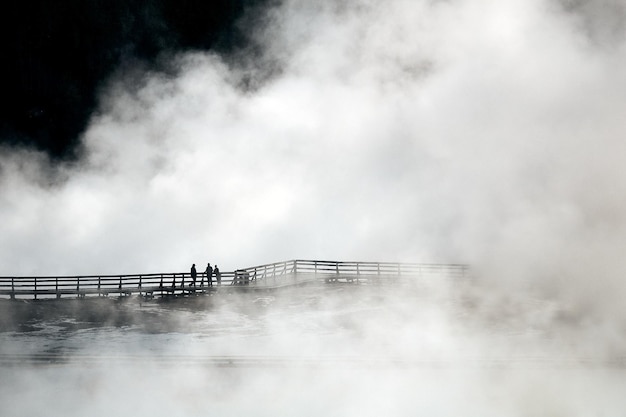 Toma escénica de la Gran Primavera Prismática en el Parque Nacional de Yellowstone, Wyoming, EE.UU.