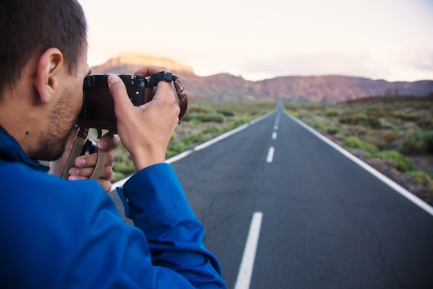 Toma de fotografía del paisaje vial