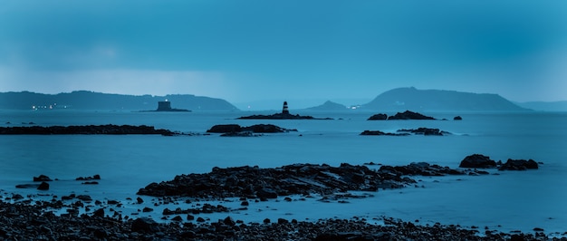 Toma de larga exposición de las Islas de Herm y Jethou