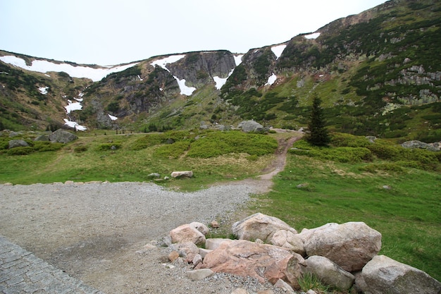 Toma de paisaje del parque nacional karkonosze jelenia polonia