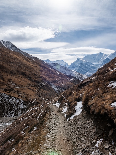 Foto gratuita toma vertical aérea de annapurna himalaya, nepal