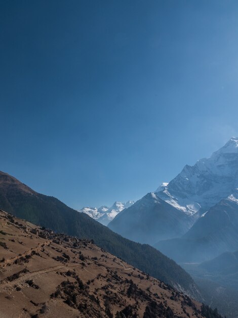 Toma vertical aérea de Annapurna Himalaya, Nepal