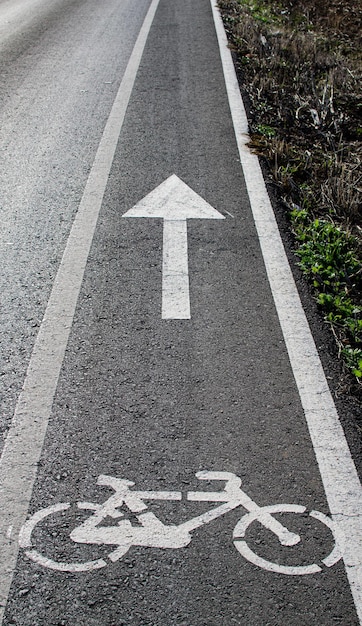 Toma vertical del carril bici.