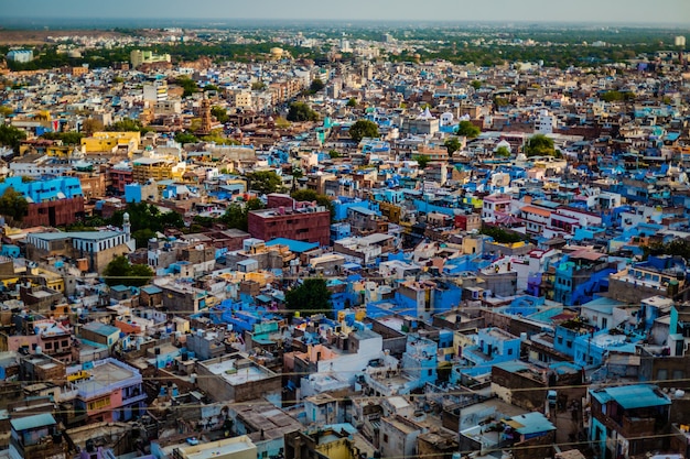 Toma a vista de pájaro, tomada desde la plataforma de observación del casco antiguo