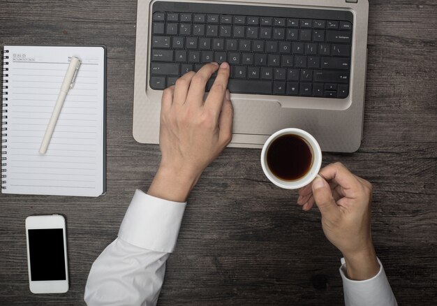 Tomando un café en el trabajo