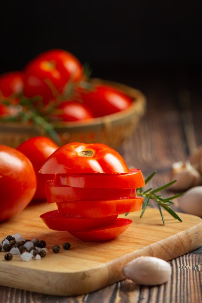 Tomates frescos listos para cocinar