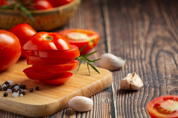 Tomates frescos listos para cocinar