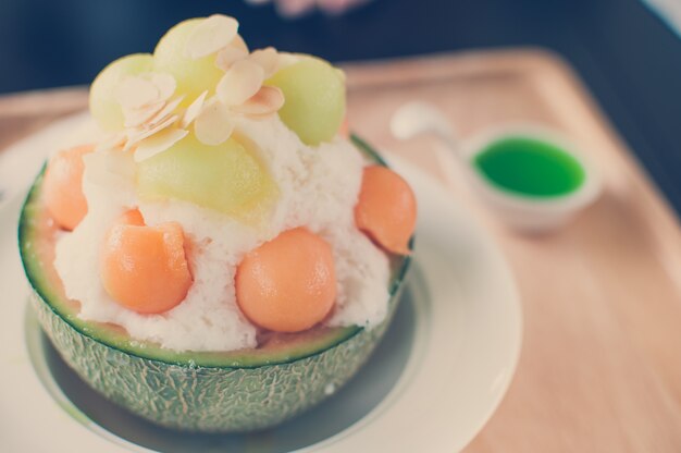 Tono de la vendimia - melón de hielo Bingsu, helado coreano famoso.