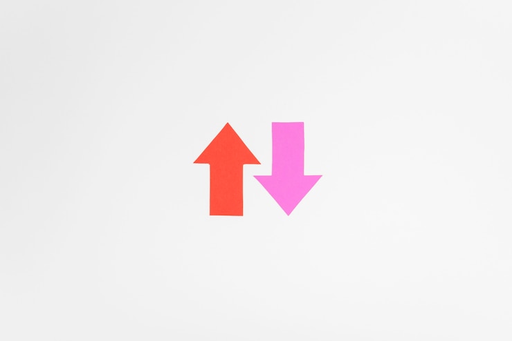Photo Gratis top view pink and red arrows