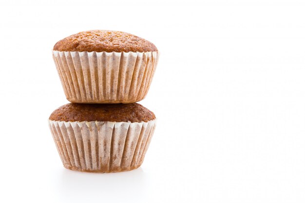 Tortas de plátano aislados en blanco