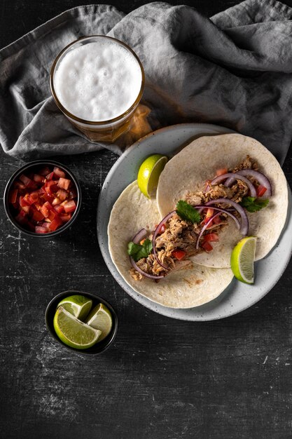 Tortilla plana con carne y verduras