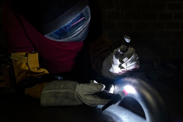 Foto gratuita trabajador en acción francia