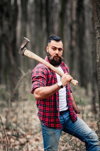 Trabajador adulto caucásica attractiv barba