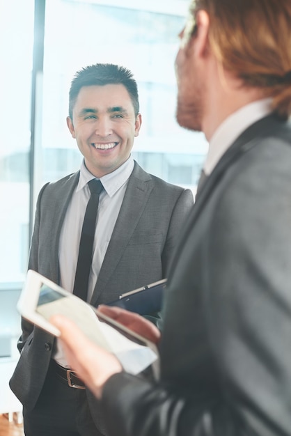 Trabajo en equipo en la oficina