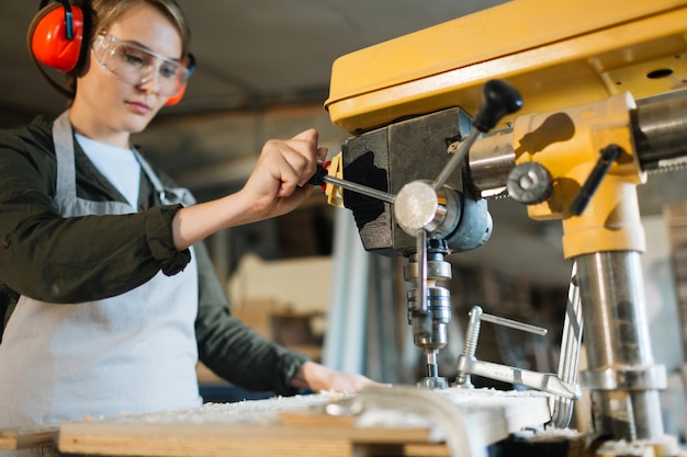 Trabajo masculino realizado por mujer