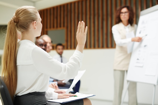 Foto gratuita trabajo en seminario