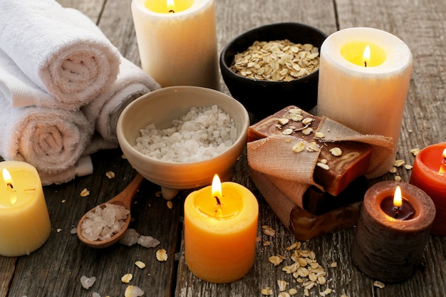 Foto gratuita tratamiento de aromaterapia con velas.