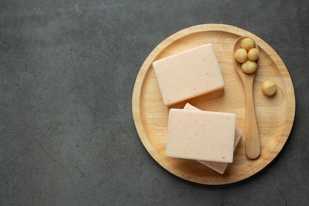 Tratamiento para el cuidado de la piel con jabón de macadamia