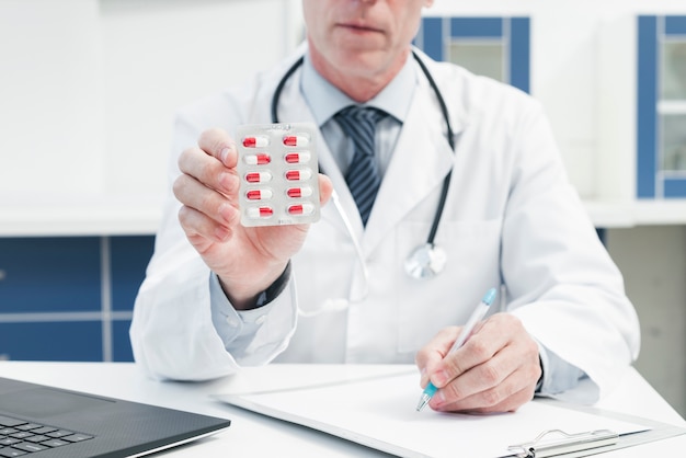 Tratamiento médico con pastillas