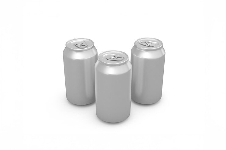 Foto gratuito tres latas de soda de aluminio en blanco