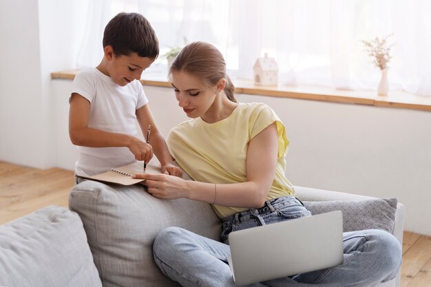 Trieng adulto para lograr el trabajo y la vida personal