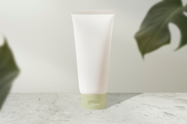 Tubo de crema facial blanca, producto de belleza.