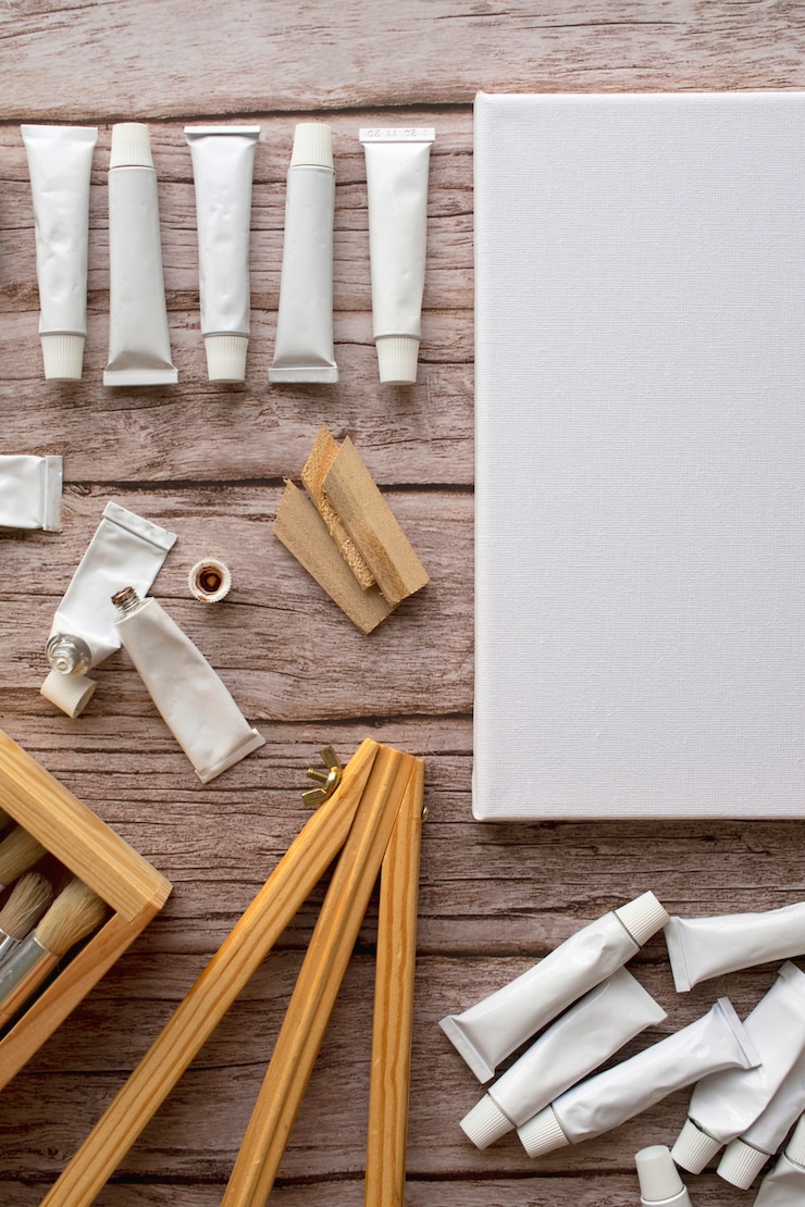 Foto gratuito tubos de pintura al óleo para la pintura
