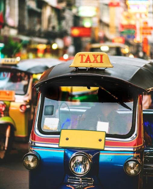 Tuk tuk en Bangkok, Tailandia