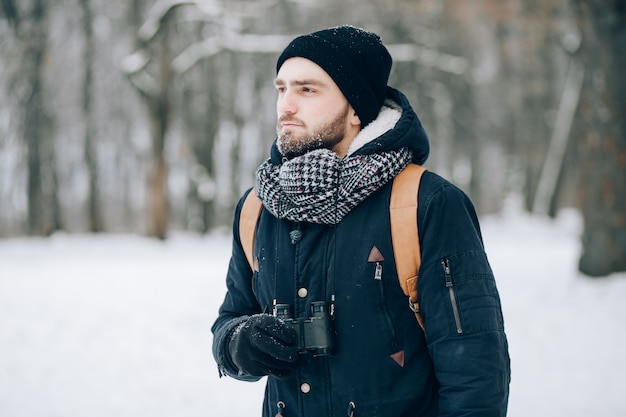 Turista en la naturaleza