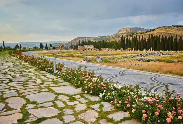 Turquía, una ciudad de entrada en la antigua ciudad de Hierápolis