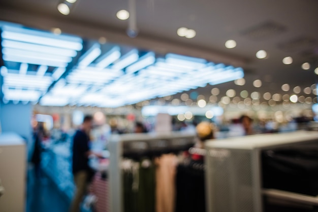 Unfocused vista de la tienda de ropa