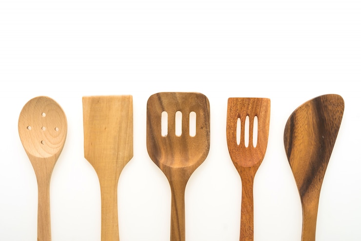 Foto gratuito utensilios de madera