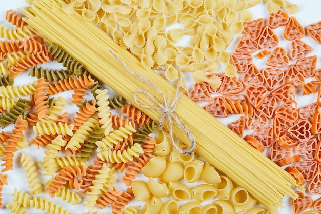 Varias formas de pasta.