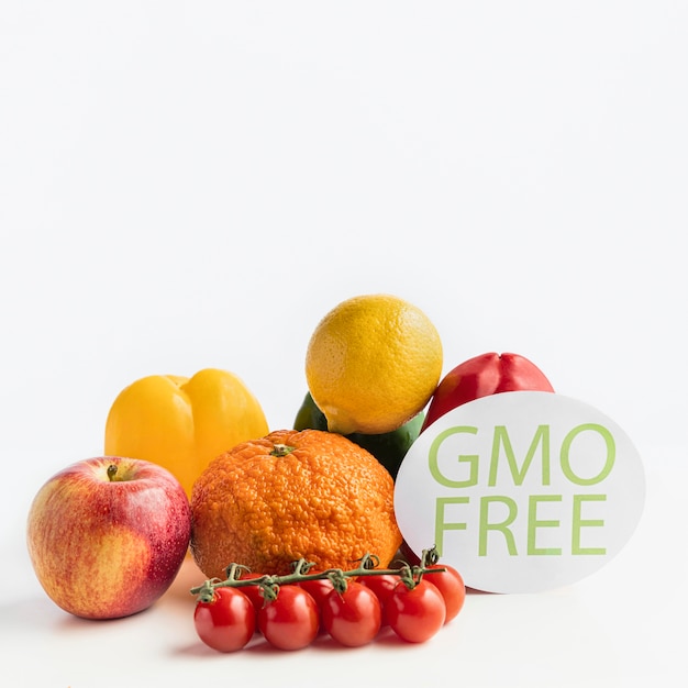 Varias frutas libres saludables genéticamente modificadas