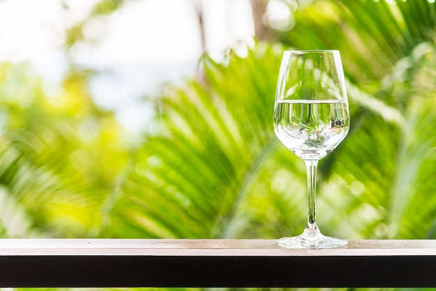 Vaso de agua al aire libre