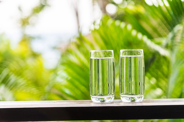 Vaso de agua al aire libre