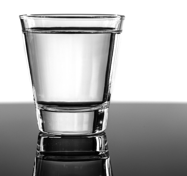 Un vaso de agua macro shot