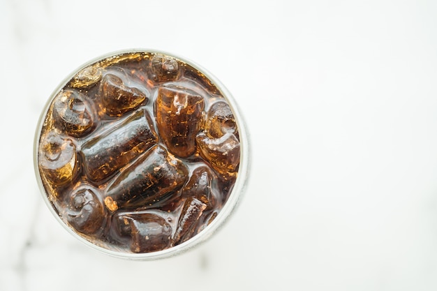 Foto gratuita vaso helado de cola