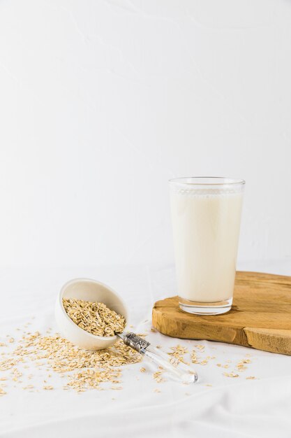 Vaso de leche y cereales