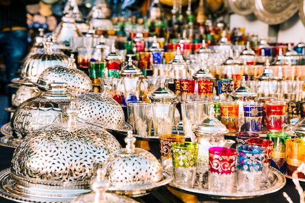 Foto gratuita vasos en mercado en marruecos