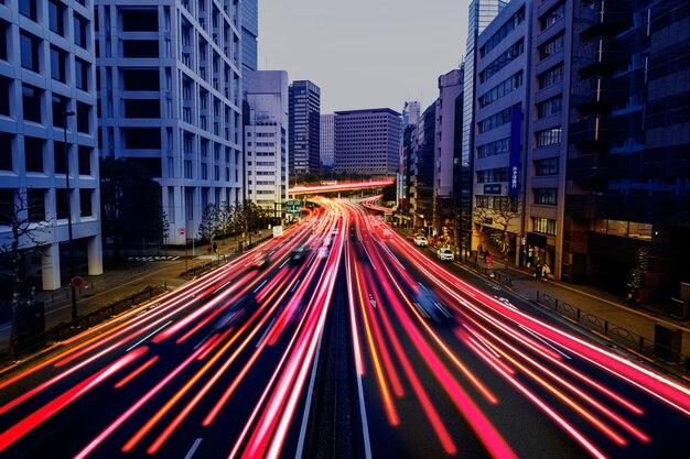 Velocidad de luces de neón en la ciudad.