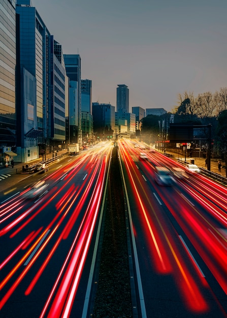 Velocidad de luces de neón en la ciudad.