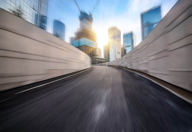 Velocidad de movimiento en la carretera urbana túnel de carretera