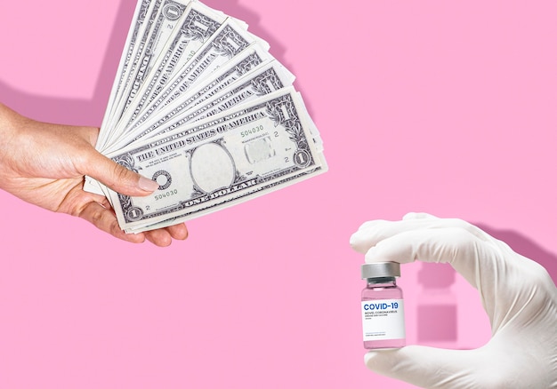 Vendiendo la vacuna Covid-19, el frasco de la vacuna y el dinero