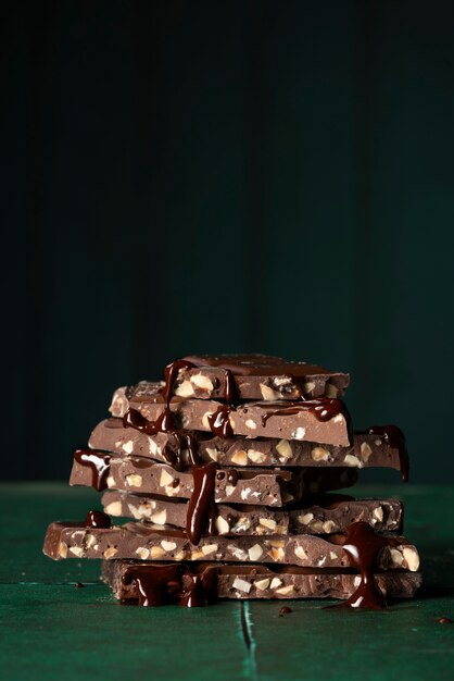 Ver delicioso arreglo de chocolate con nueces